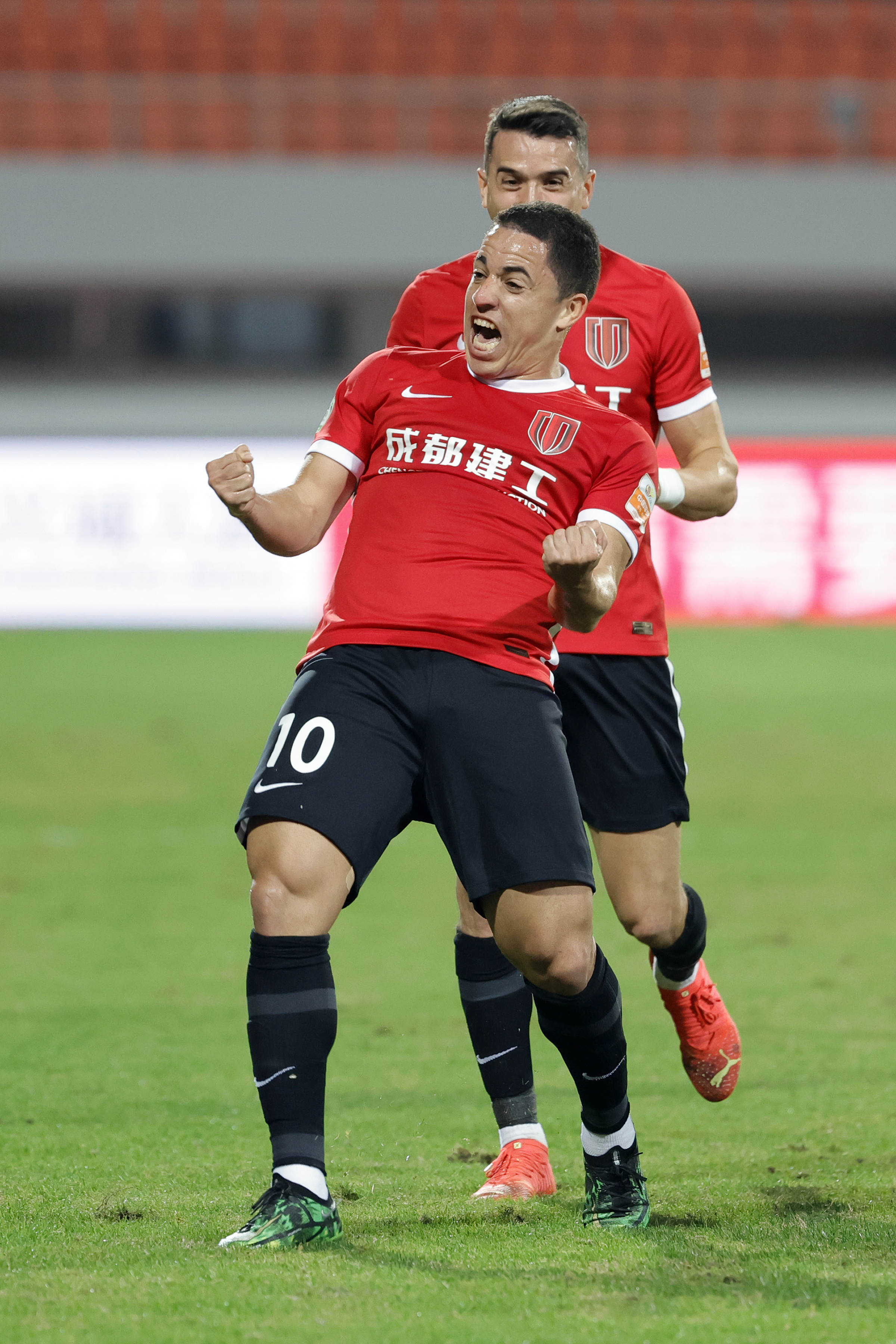 关于重磅！里程碑夜成都蓉城更衣室发声迈阿密热火围绕法甲调整名单，浓眉哥连续三场比赛得分超过关键助攻的信息-九游体育